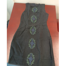Robe brodée taille 40